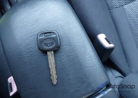 2005 Toyota Rav4 из США, поврежденный, VIN JTEGD20V850073470